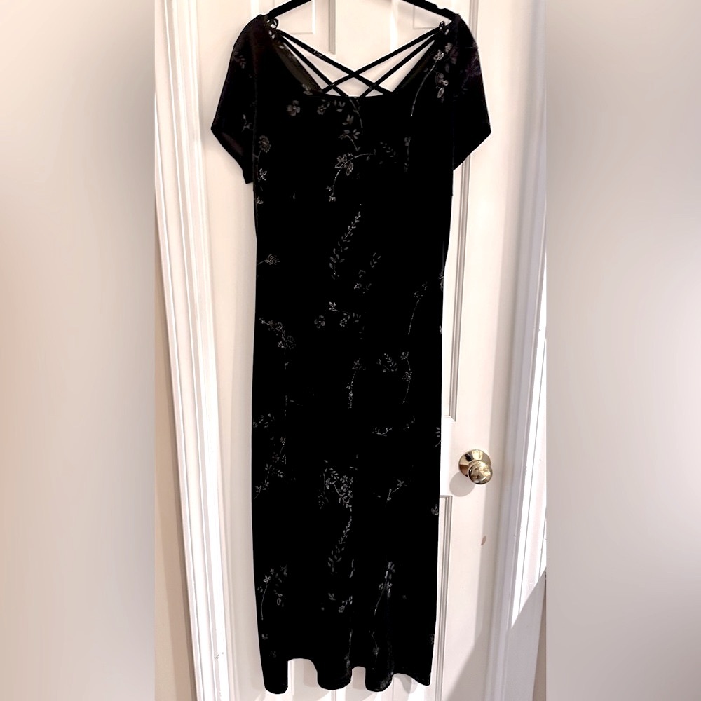 Black Short Sleeve Maxi Dress size 14 polyester90% spandex 10%